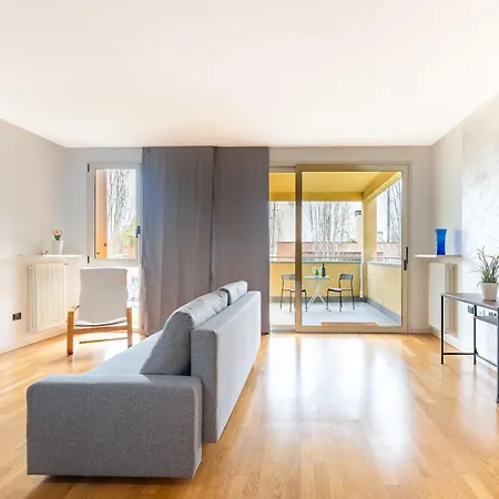 Balcony Bliss! Elegant Residency Appartamento *