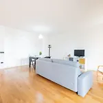 Balcony Bliss! Elegant Residency Apartamento *