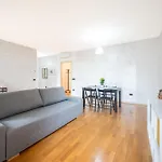 Apartamento Balcony Bliss! Elegant Residency *