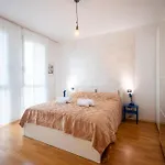 Balcony Bliss! Elegant Residency * Parma