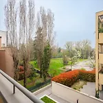 Balcony Bliss! Elegant Residency Apartamento Parma