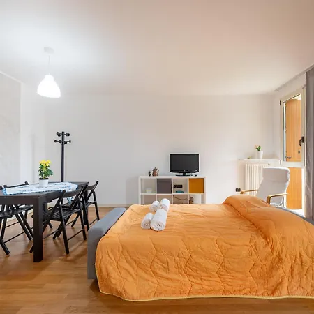 Balcony Bliss! Elegant Residency * Parma