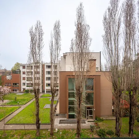 Balcony Bliss! Elegant Residency Apartment *