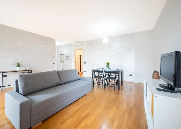 Апартаменты Balcony Bliss! Elegant Residency *