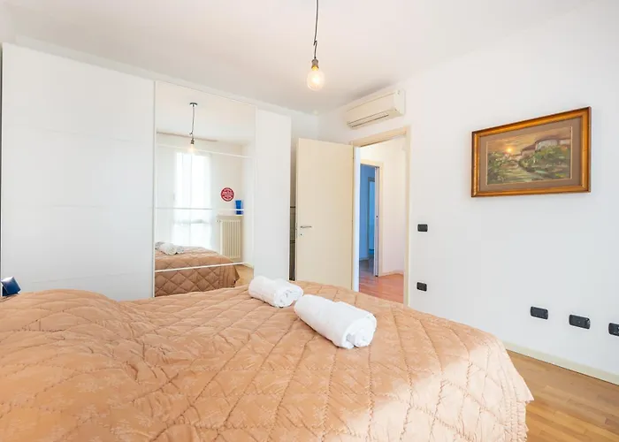 Balcony Bliss! Elegant Residency Апартаменты Парма